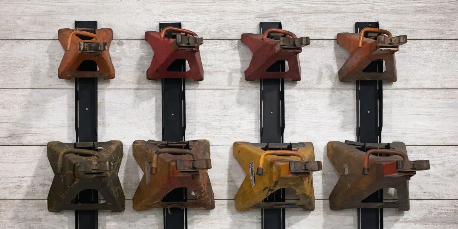 jack stand wall